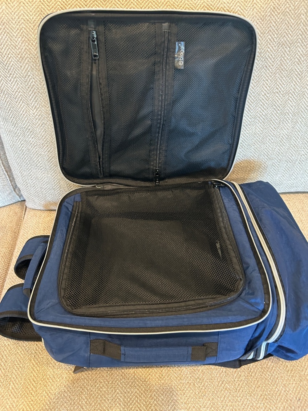 Biaggi Carry Cube Backpack - Picture 3 of 5